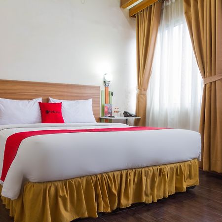 RedDoorz Plus @ Surapati 2 Bandung Bagian luar foto