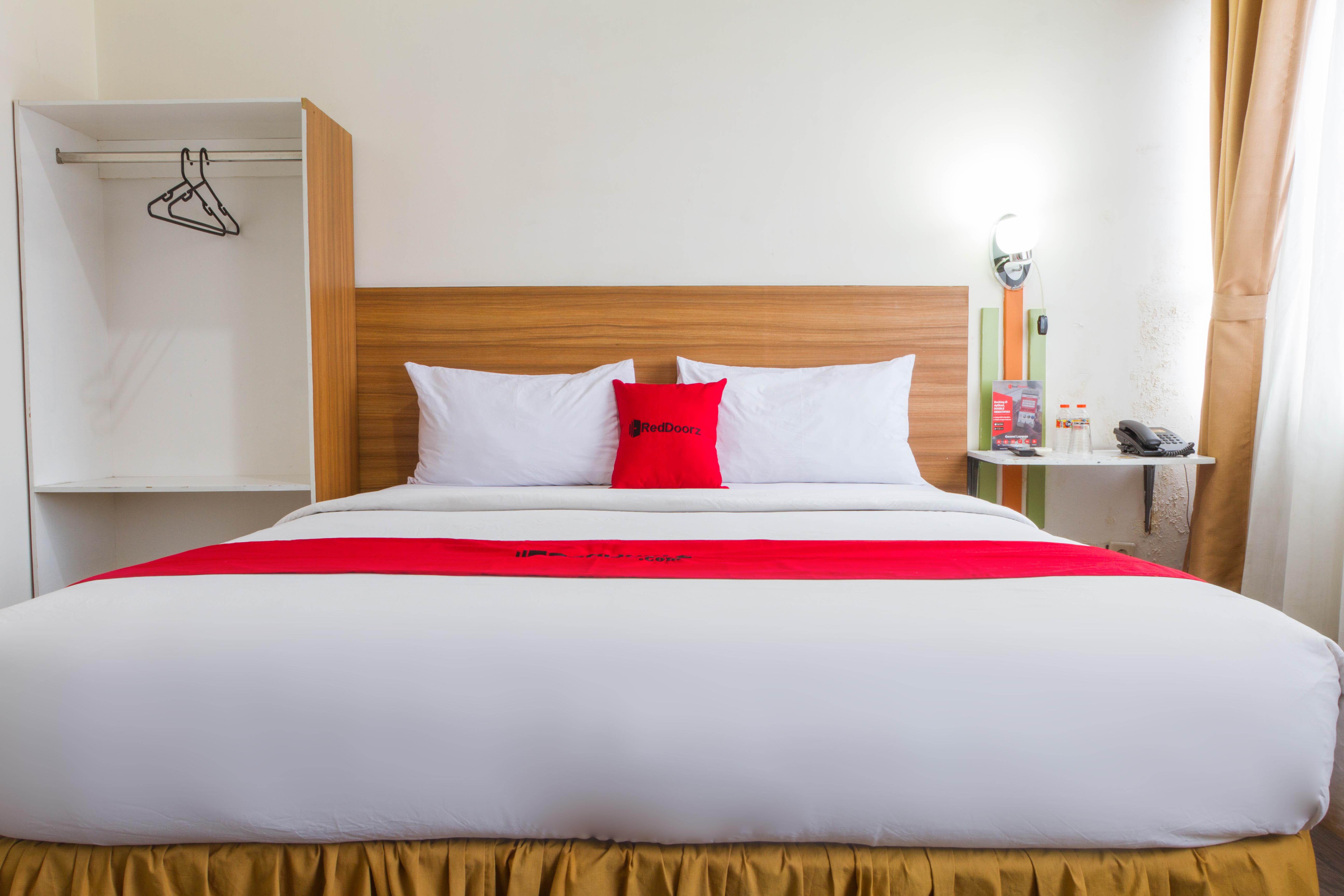 RedDoorz Plus @ Surapati 2 Bandung Bagian luar foto