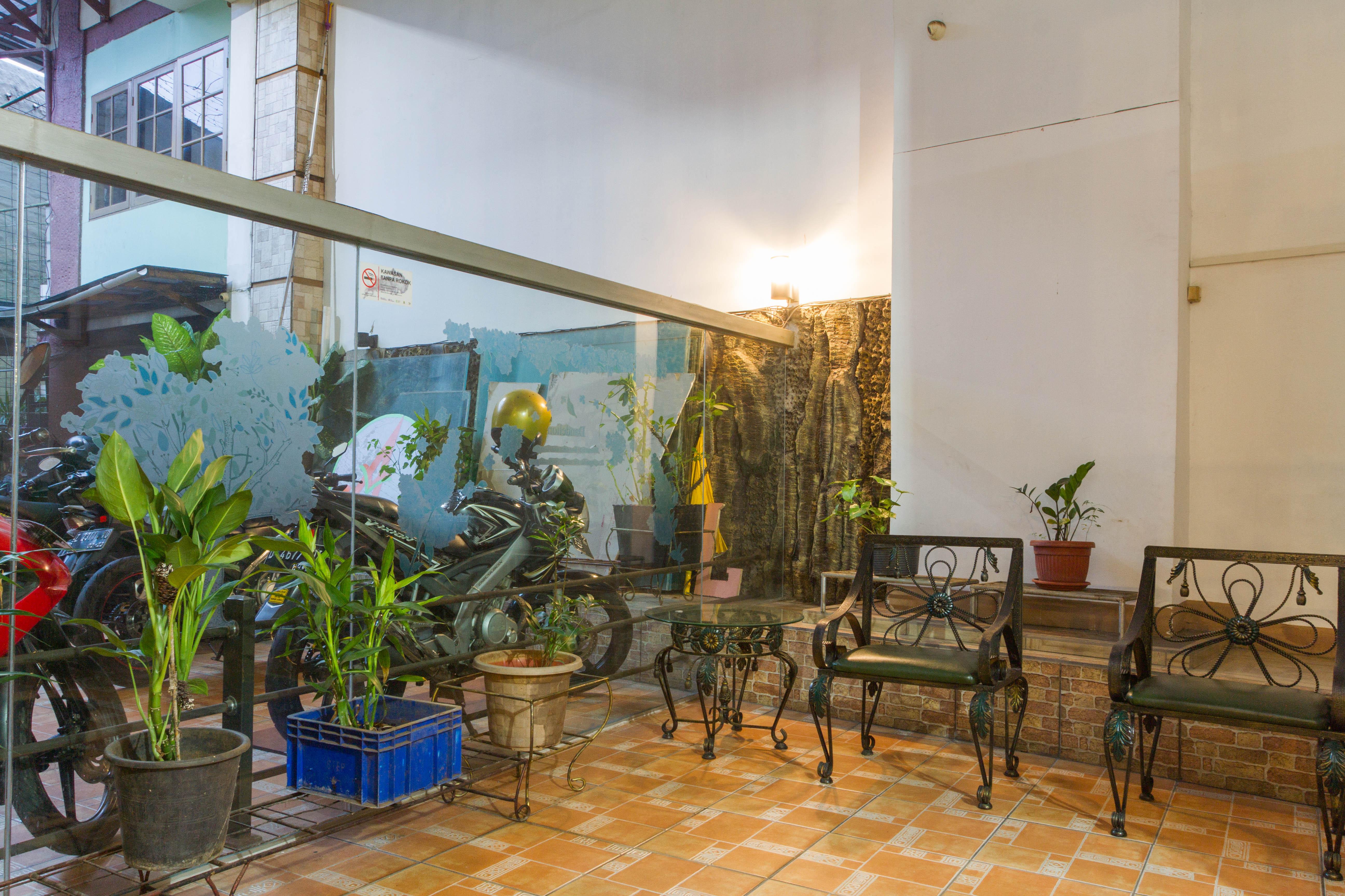 RedDoorz Plus @ Surapati 2 Bandung Bagian luar foto