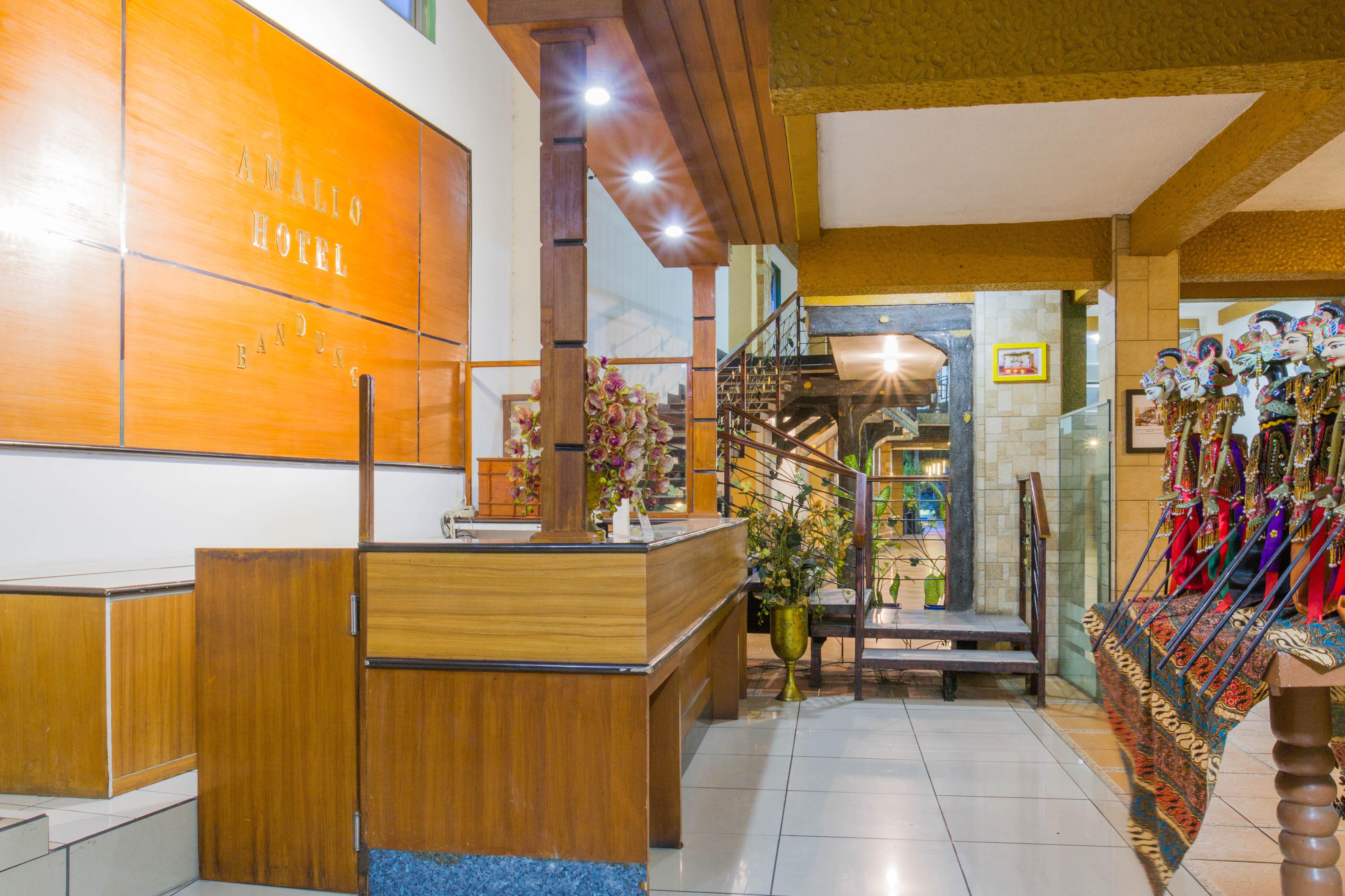 RedDoorz Plus @ Surapati 2 Bandung Bagian luar foto