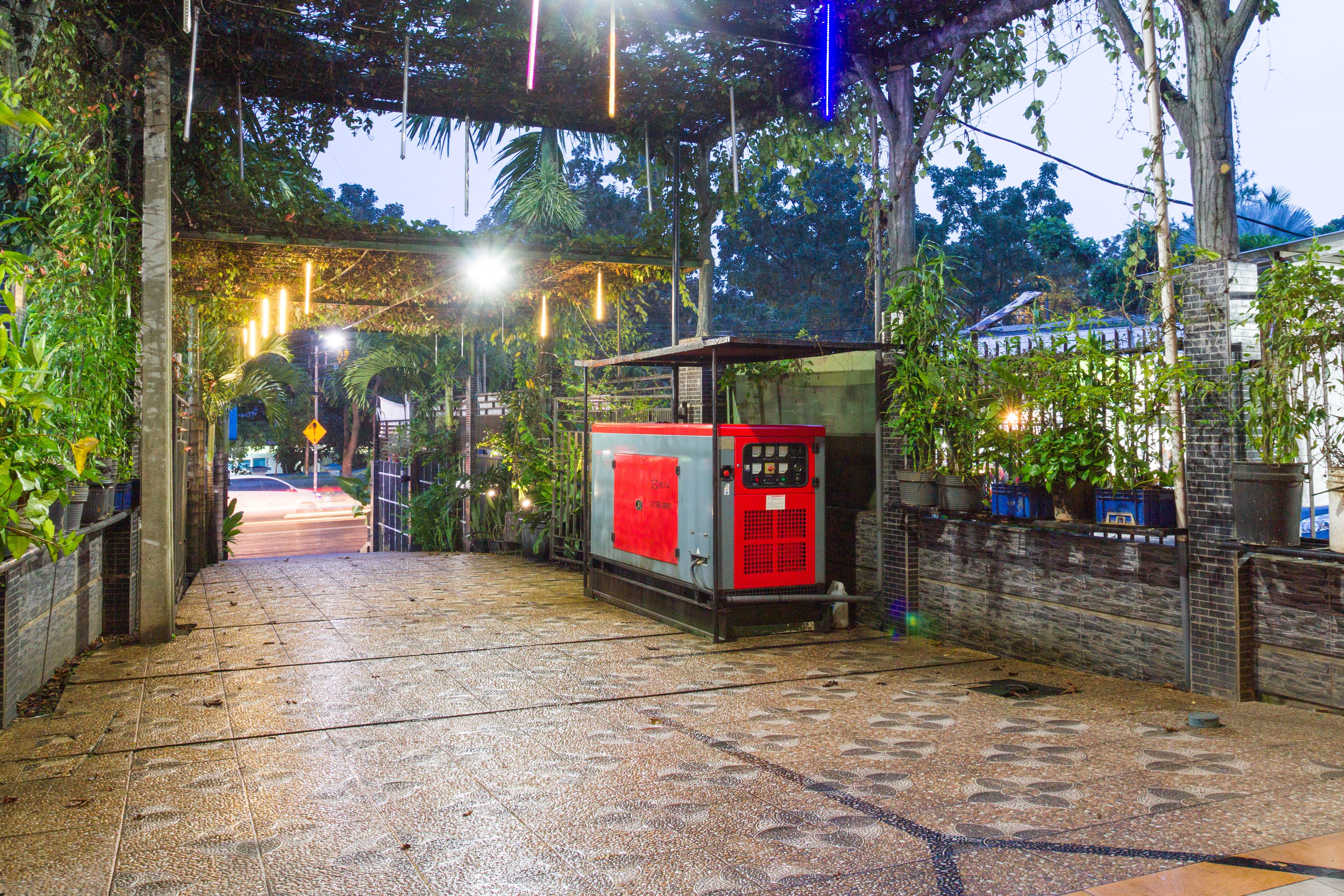 RedDoorz Plus @ Surapati 2 Bandung Bagian luar foto