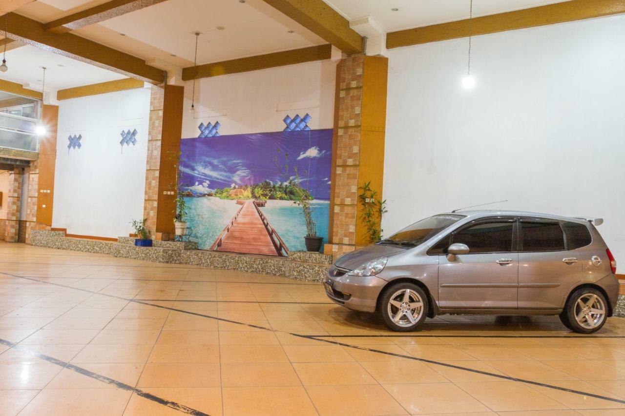 RedDoorz Plus @ Surapati 2 Bandung Bagian luar foto