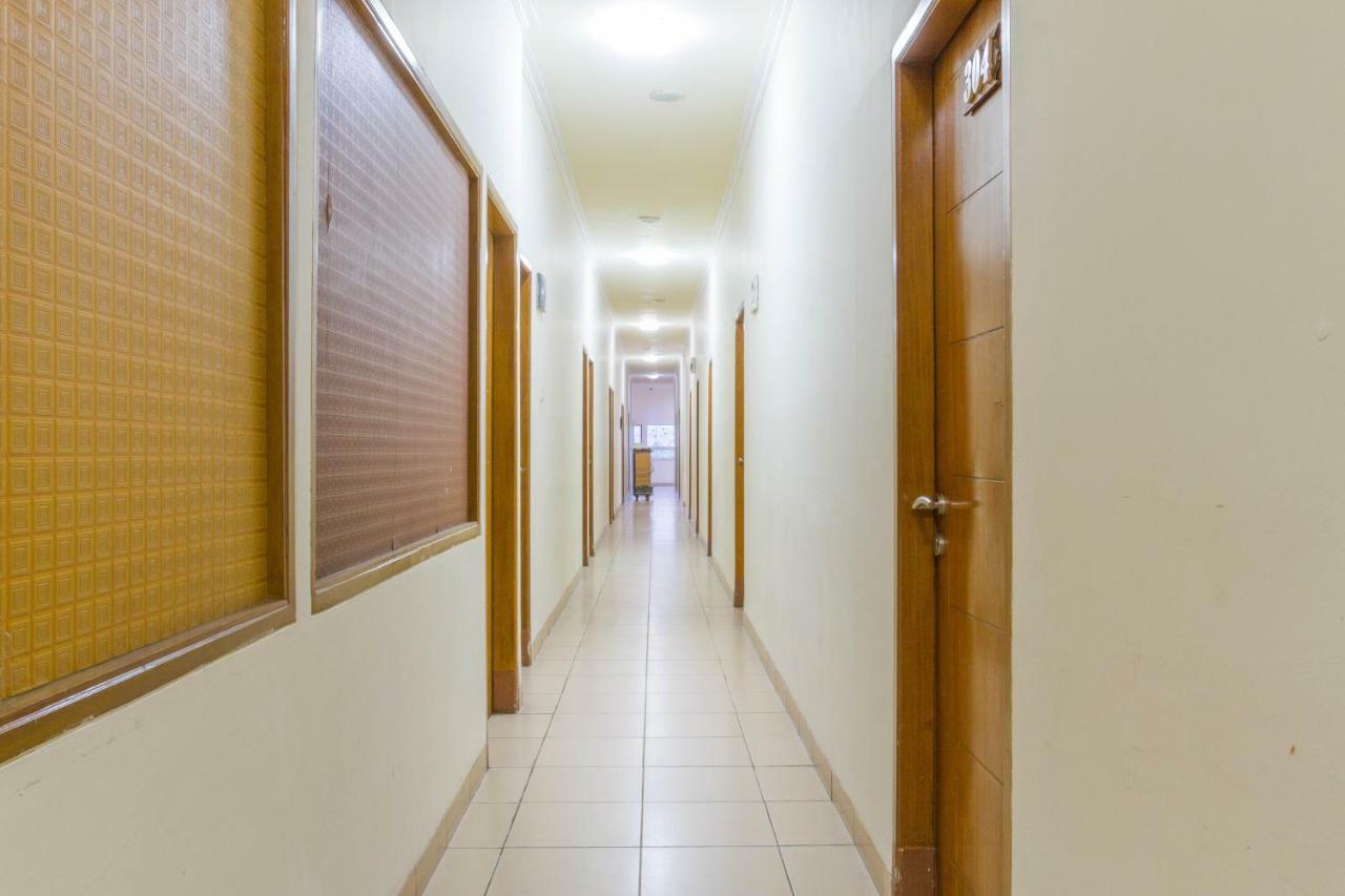 RedDoorz Plus @ Surapati 2 Bandung Bagian luar foto